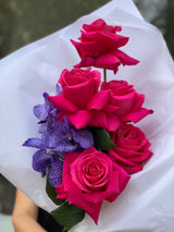 Bouquet de Rosas Fucsia y Orquídeas