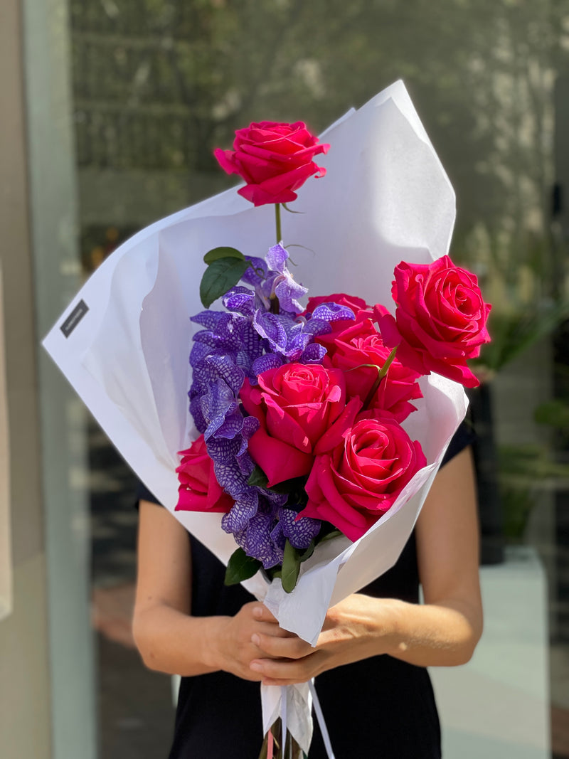 Bouquet de Rosas Fucsia y Orquídeas